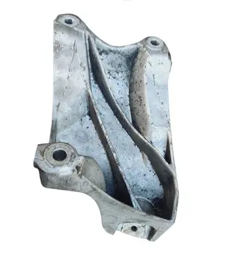 Audi Q7 4L Engine mounting bracket 7L8199308B
