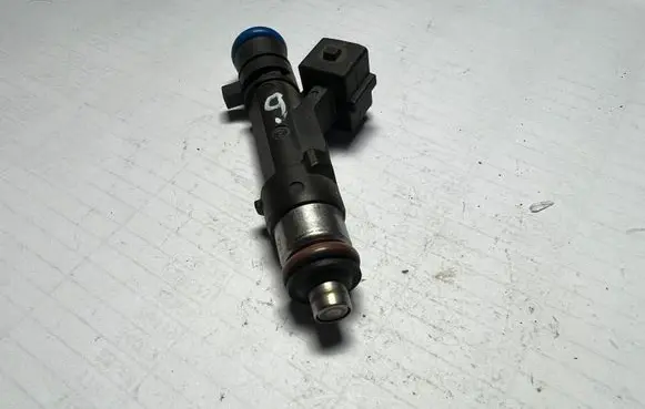 Dacia Sandero Fuel injector 8200227124 0280158034