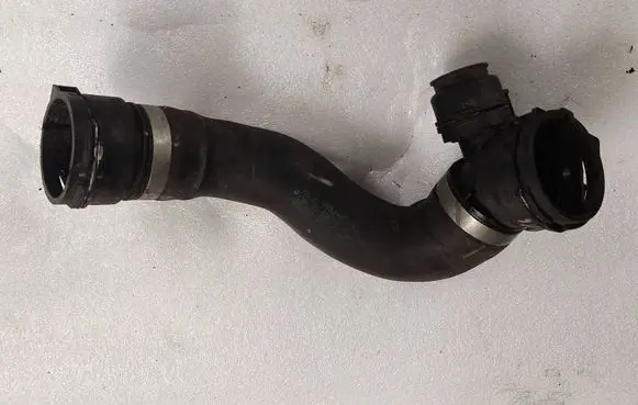 BMW X5 E70 Engine coolant pipe/hose 16185913 7808078