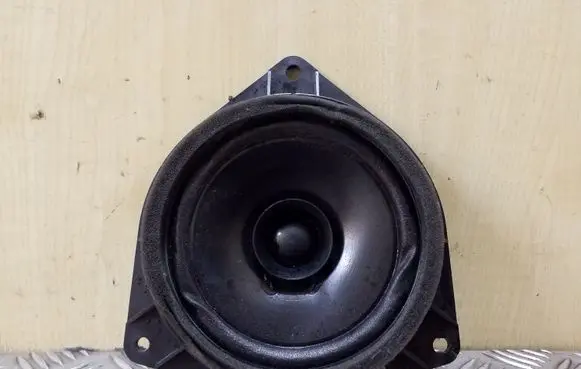 Toyota Corolla Verso E121 Rear door speaker 8616044130