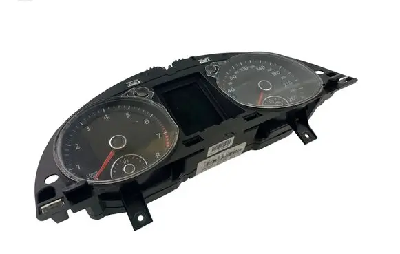 Volkswagen PASSAT B7 Speedometer (instrument cluster) 3AA920870E