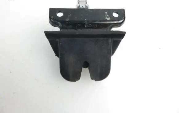 Audi A6 S6 C5 4B Tailgate/trunk/boot lock/catch/latch 4B9827585C