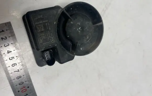 Volkswagen PASSAT B6 Alarm system siren 1K0951605D