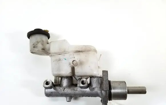 Toyota Hilux (AN10, AN20, AN30) Master brake cylinder