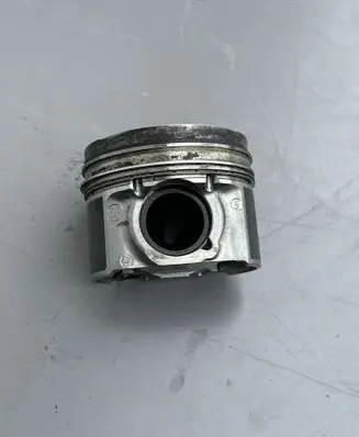 Subaru XV I Piston 