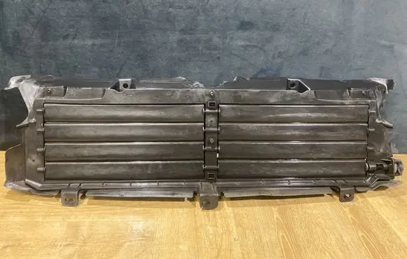 Land Rover Evoque II Intercooler air guide/duct channel K8D28475A