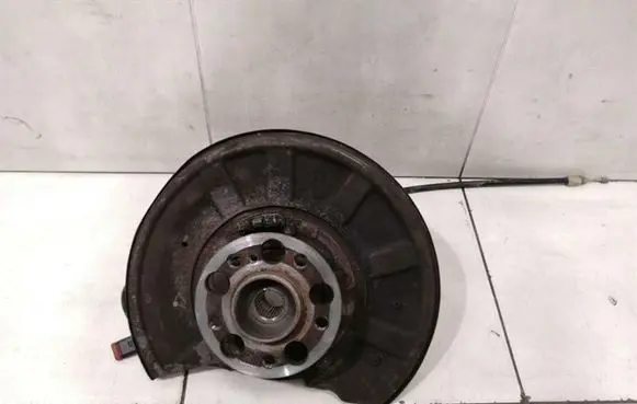 Mercedes-Benz E W212 Stub axle A2043500741