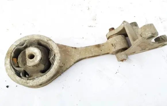 Ford Fiesta Engine mount bracket 96fb6p093ae
