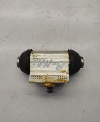 Ford B-MAX Rear brake cylinder 32660959