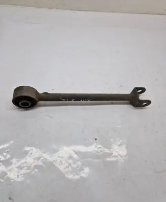 Hyundai Santa Fe Rear upper control arm/wishbone 551182B100