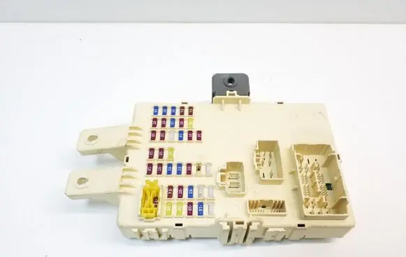 KIA Sportage Fuse module 3W040