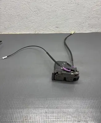 Opel Insignia B Front door lock C30390721 G551858 120318