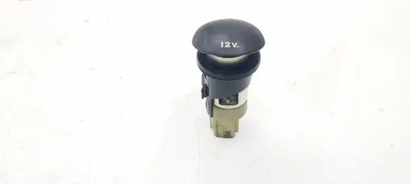 Peugeot 407 12 V Socket (front) 