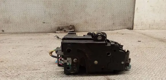 Skoda Octavia Mk2 (1Z) Front door lock 3D1837015AP