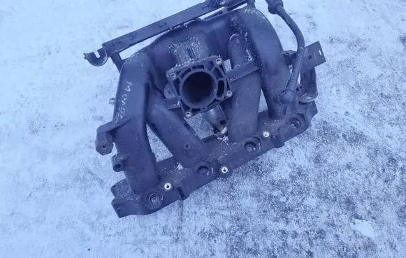 Ford Mondeo MK I Intake manifold 938f9424ne