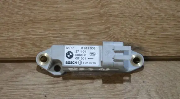 BMW X5 E53 Airbag deployment crash/impact sensor 6911038