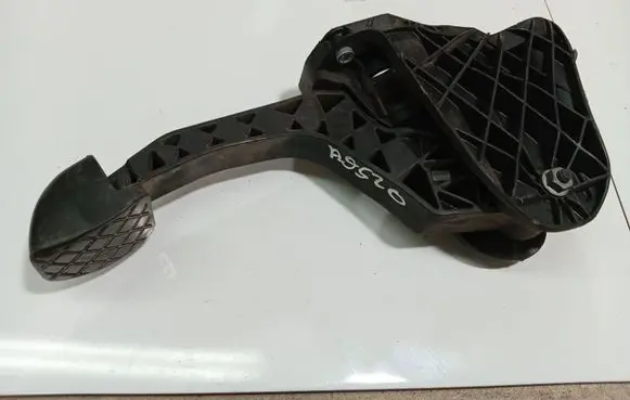 Skoda Superb B6 (3T) Clutch pedal 1K1721059ES 1K1.721.059ES