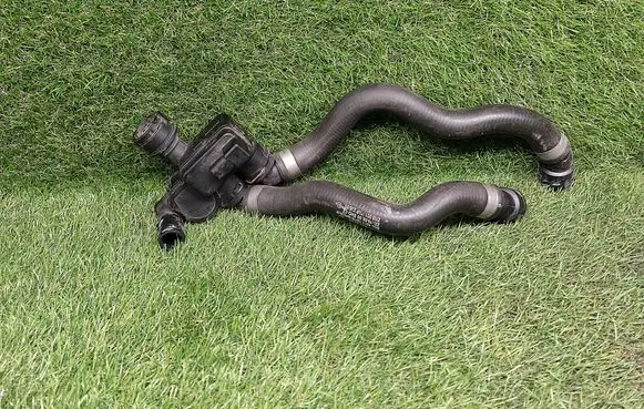 Mercedes-Benz E W211 Coolant heater control valve A2118320084 A2118300598