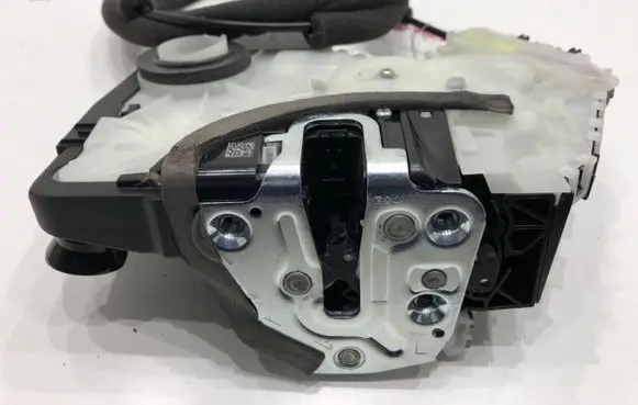Lexus LBX Front door lock 