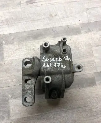Skoda Superb B6 (3T) Engine mount bracket Hm345M1
