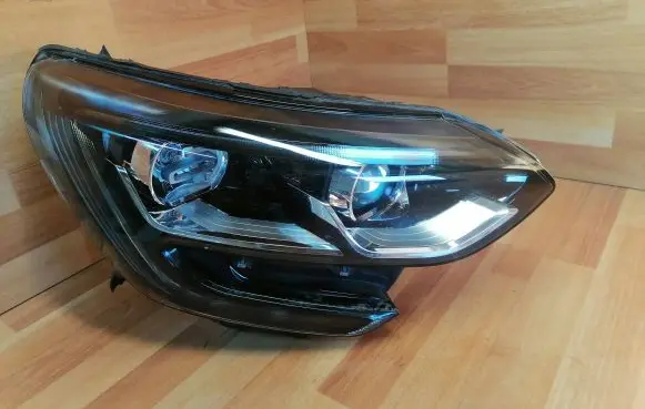 Renault Megane IV Headlight/headlamp 260108478R 260100141R