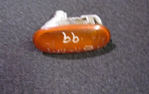Mitsubishi Galant Front fender indicator light