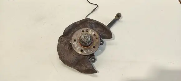 Mercedes-Benz E W210 Front wheel hub