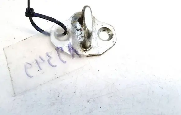 Opel Omega B2 Front door lock loop/hook striker 