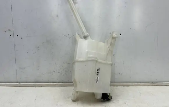 Nissan X-Trail T32 Windshield washer fluid reservoir/tank