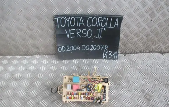 Toyota Corolla Verso AR10 Fuse box set 892210F030