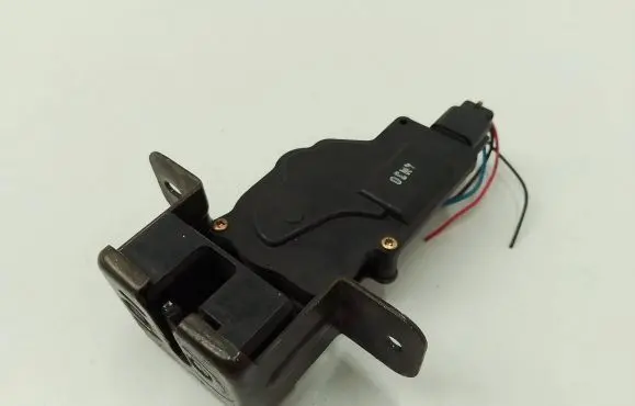 KIA Sorento Tailgate window lock/catch/latch 871303e000
