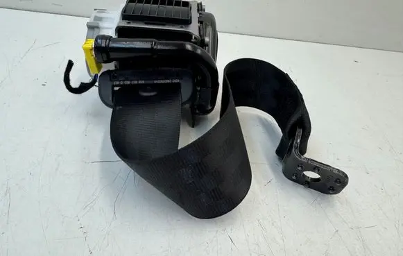 Porsche Macan (95B) Rear seatbelt 95B857805D
