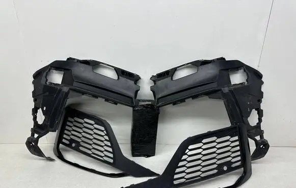 Audi Q7 4M Front bumper mounting bracket 4M0807096G 4M0807682AM 4M0807681AM