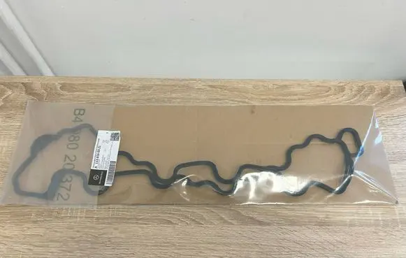 Mercedes-Benz E AMG W211 Other cylinder head part A1130160321
