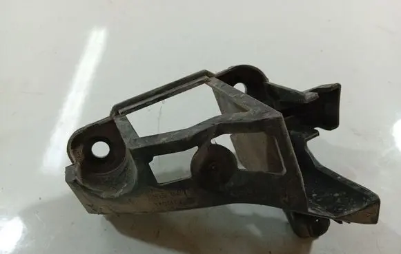Citroen C5 Rear bumper mounting bracket 9681049680