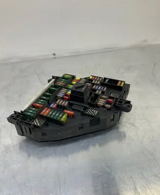 BMW 7 F01 F02 F03 F04 Fuse module 1670498