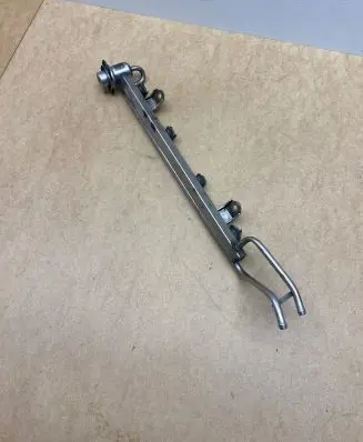 Audi A3 S3 8L Fuel main line pipe 06A133681B