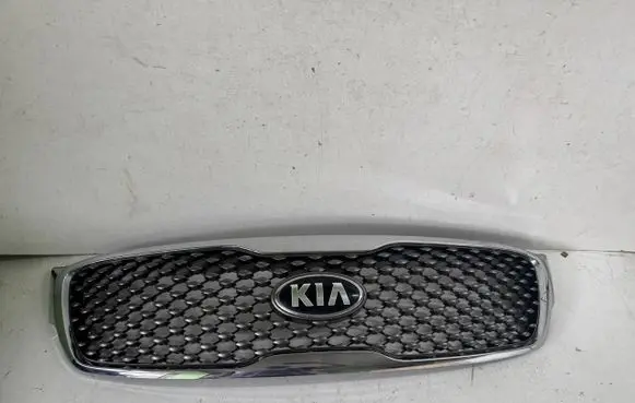 KIA Sorento Front bumper upper radiator grill
