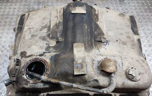 Toyota RAV 4 (XA20) Fuel tank 