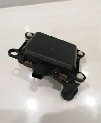 Peugeot 5008 Distronic sensor radar 9673046780 6PZ00993701