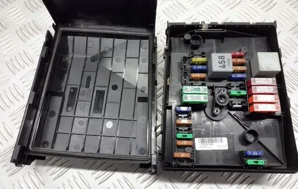 Skoda Octavia Mk2 (1Z) Fuse box set 1K0937125A