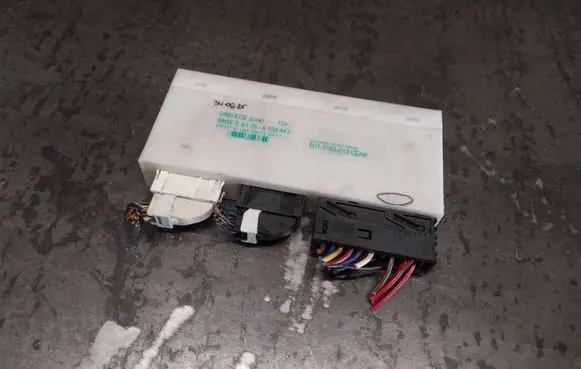 BMW 5 E39 Comfort/convenience module 6938443 61356938443 601-3103-013