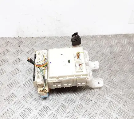 Toyota Prius (NHW20) Fuse box set 8273047290 9711A