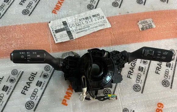 Wiper turn signal indicator stalk/switch