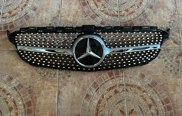 Mercedes-Benz C W205 Front bumper upper radiator grill 