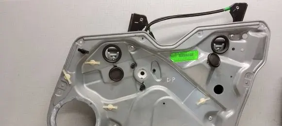 Seat Toledo II (1M) Rear door lower hinge 1J0833412