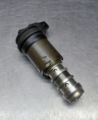 BMW 5 E60 E61 Camshaft vanos timing valve 1707323