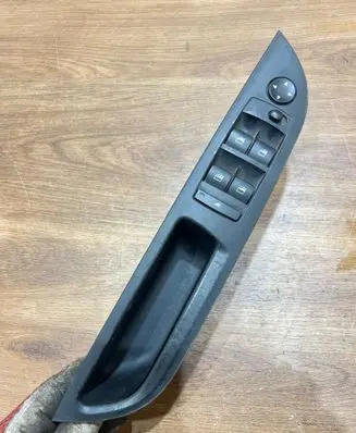 BMW 5 E60 E61 Electric window control switch 9122110 MT13CB00190 07W14E01