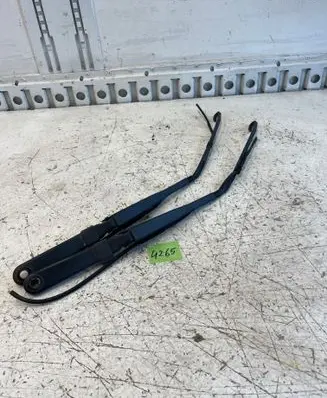 Iveco Daily 4th gen Front wiper blade arm 80005697