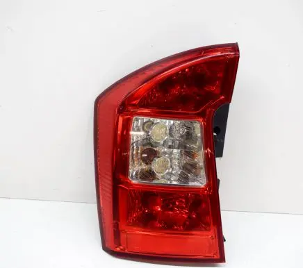 KIA Carens I Rear/tail lights